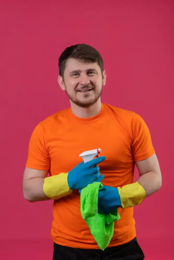 Tomás Aguilar at work